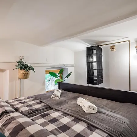 Kaz8 9 Apartment Budapest